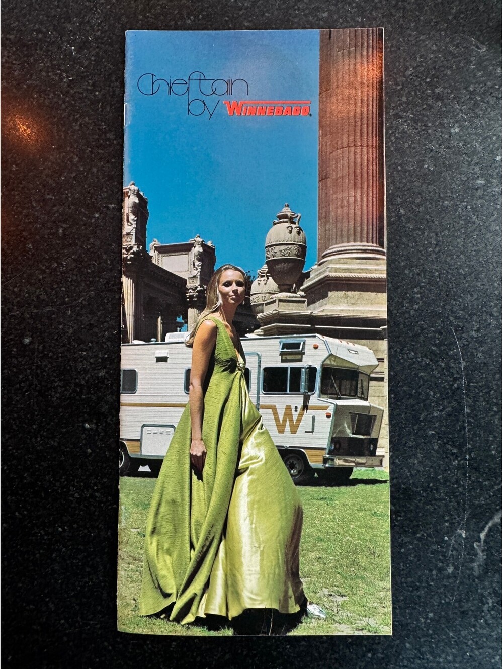 Vintage 1970 Winnebago Chieftain Brochure (C-71-1)